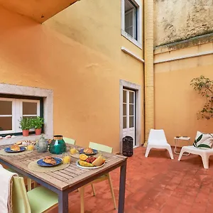 styling-apartment-in-historic-center.hotels-lisbon-portugal.com/